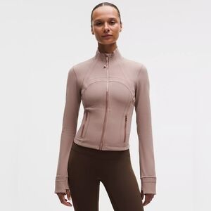 Lululemon Define Cropped Jacket

Nulu In Ashen Rose/Rose Gold